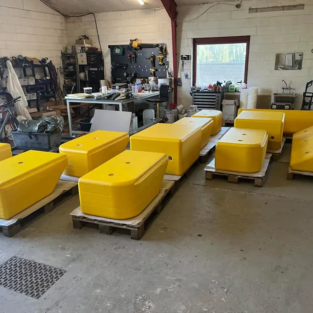 Skumdele til en undevandsrobot